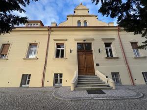 Pronájem kanceláře, Praha - Libeň, Zvonařovská, 177 m2