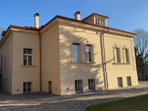 Pronájem kanceláře, Praha - Libeň, Zvonařovská, 177 m2