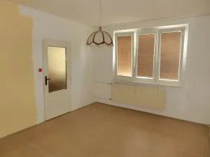 Prodej bytu 4+1, Ostrov, Lidická, 89 m2