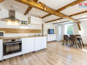 Prodej rodinného domu, Hejnice, 233 m2