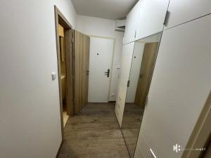 Pronájem bytu 1+kk, Praha - Modřany, Semická, 29 m2