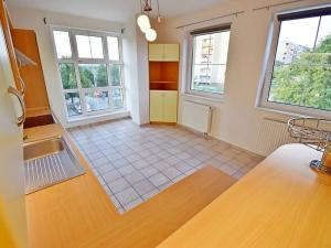 Pronájem bytu 3+1, Praha - Hlubočepy, Voskovcova, 87 m2
