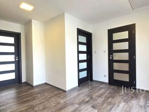 Prodej rodinného domu, Temešvár, 190 m2