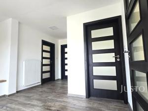 Prodej rodinného domu, Temešvár, 190 m2