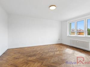 Pronájem bytu 3+kk, Ostrov, Klicperova, 61 m2