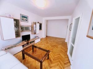 Pronájem bytu 4+1, Praha - Veleslavín, Na okraji, 72 m2