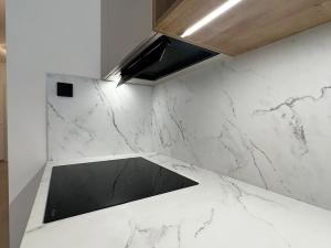 Pronájem bytu 1+kk, Praha - Hostavice, Českobrodská, 35 m2