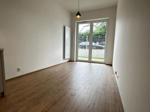 Pronájem bytu 1+kk, Praha - Hostavice, Českobrodská, 35 m2