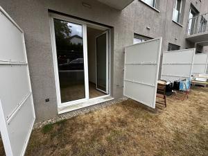 Pronájem bytu 1+kk, Praha - Hostavice, Českobrodská, 35 m2