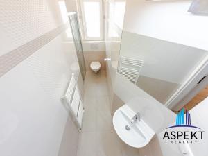 Pronájem bytu 2+1, Praha - Smíchov, Zborovská, 70 m2