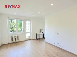 Prodej bytu 2+1, Karviná, tř. Těreškovové, 52 m2