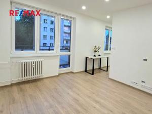 Prodej bytu 2+1, Karviná, tř. Těreškovové, 52 m2