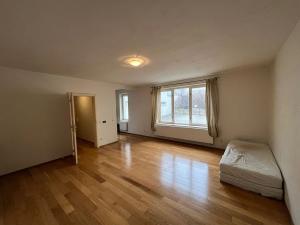 Pronájem bytu 1+kk, Praha - Holešovice, Ortenovo náměstí, 45 m2