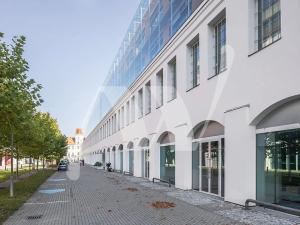 Pronájem kanceláře, Praha - Karlín, Křižíkova, 388 m2