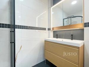 Pronájem bytu 2+1, Praha - Bubeneč, Sládkova, 68 m2