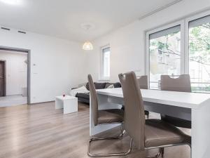 Pronájem bytu 2+kk, Praha - Vršovice, Petrohradská, 66 m2