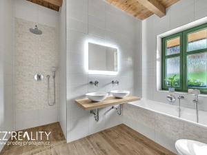 Prodej vícegeneračního domu, Počítky, 424 m2
