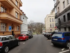 Pronájem bytu 3+1, Karlovy Vary, Bulharská, 80 m2