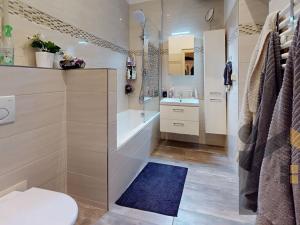 Pronájem bytu 2+kk, Praha - Michle, Nuselská, 49 m2