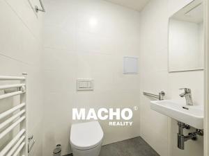 Pronájem bytu 4+1, Praha - Vršovice, Na křivce, 93 m2