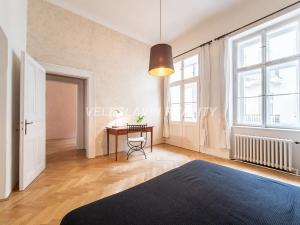Pronájem bytu 4+kk, Praha - Malá Strana, Malostranské náměstí, 108 m2