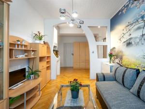 Prodej bytu 3+1, Rajhrad, Husova, 68 m2