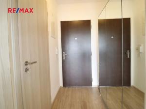 Pronájem bytu 1+kk, Praha - Letňany, Štanderova, 35 m2