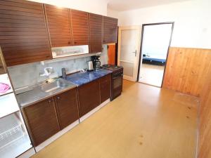 Prodej bytu 2+1, Praha - Ruzyně, Stochovská, 52 m2