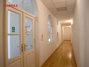 Pronájem kanceláře, Praha - Malá Strana, Karmelitská, 29 m2