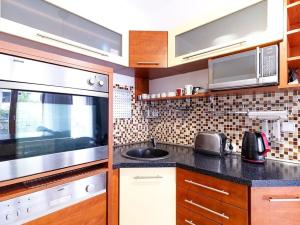 Pronájem bytu 2+kk, Praha - Malešice, Univerzitní, 63 m2