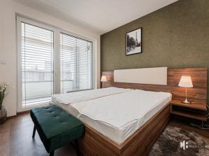 Pronájem bytu 2+kk, Praha - Holešovice, U Pergamenky, 55 m2