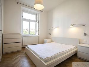 Pronájem bytu 2+kk, Praha - Bubeneč, Jaselská, 67 m2
