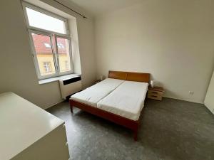 Pronájem bytu 2+kk, Praha - Smíchov, Na Neklance, 41 m2