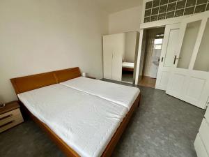 Pronájem bytu 2+kk, Praha - Smíchov, Na Neklance, 41 m2