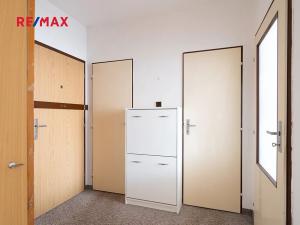 Pronájem bytu 2+kk, Praha - Černý Most, Generála Janouška, 44 m2