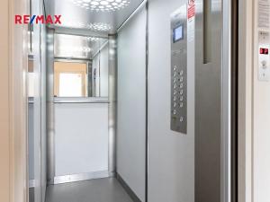 Pronájem bytu 2+kk, Praha - Černý Most, Generála Janouška, 44 m2