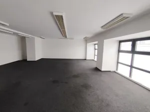 Pronájem obchodního prostoru, Hradec Králové, Střelecká, 185 m2