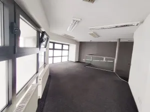 Pronájem obchodního prostoru, Hradec Králové, Střelecká, 185 m2