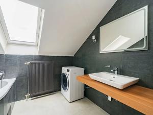 Pronájem bytu 3+1, Praha - Smíchov, V lesíčku, 110 m2
