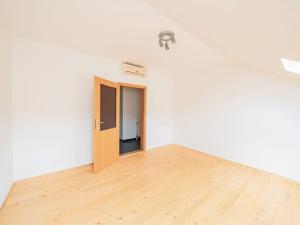 Pronájem bytu 3+1, Praha - Smíchov, V lesíčku, 110 m2