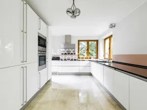 Pronájem vily, Choteč, 250 m2