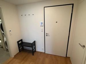 Pronájem bytu 2+kk, Praha - Holešovice, U Pergamenky, 56 m2