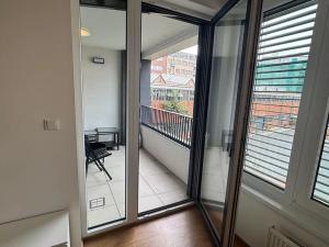 Pronájem bytu 2+kk, Praha - Holešovice, U Pergamenky, 56 m2