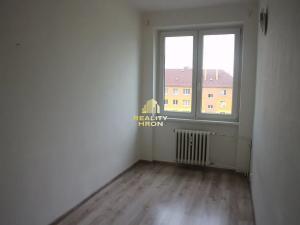 Prodej bytu 3+1, Klášterec nad Ohří, Václava Řezáče, 65 m2