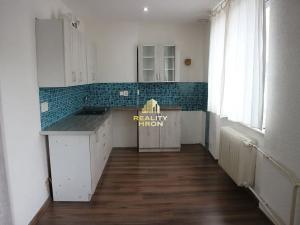 Prodej bytu 3+1, Klášterec nad Ohří, Václava Řezáče, 65 m2