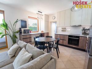 Prodej bytu 3+kk, Holubice, 74 m2