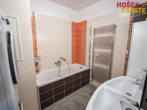 Prodej bytu 3+kk, Holubice, 74 m2