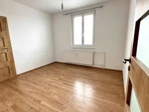 Prodej bytu 3+1, Plzeň, Hrádecká, 64 m2