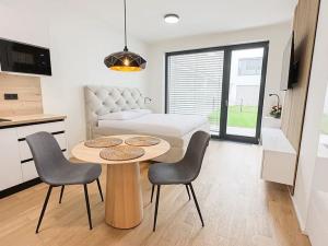 Pronájem bytu 1+kk, Praha - Holešovice, U průhonu, 51 m2