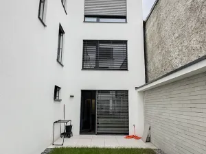 Pronájem bytu 1+kk, Praha - Holešovice, U průhonu, 51 m2